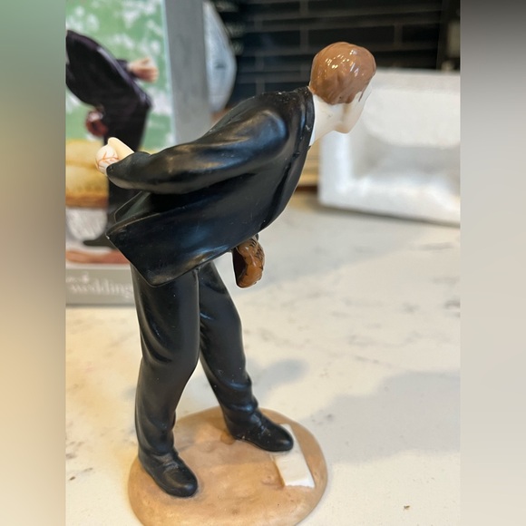 Weddingstar porcelain bride and groom cake topper - Picture 13 of 13